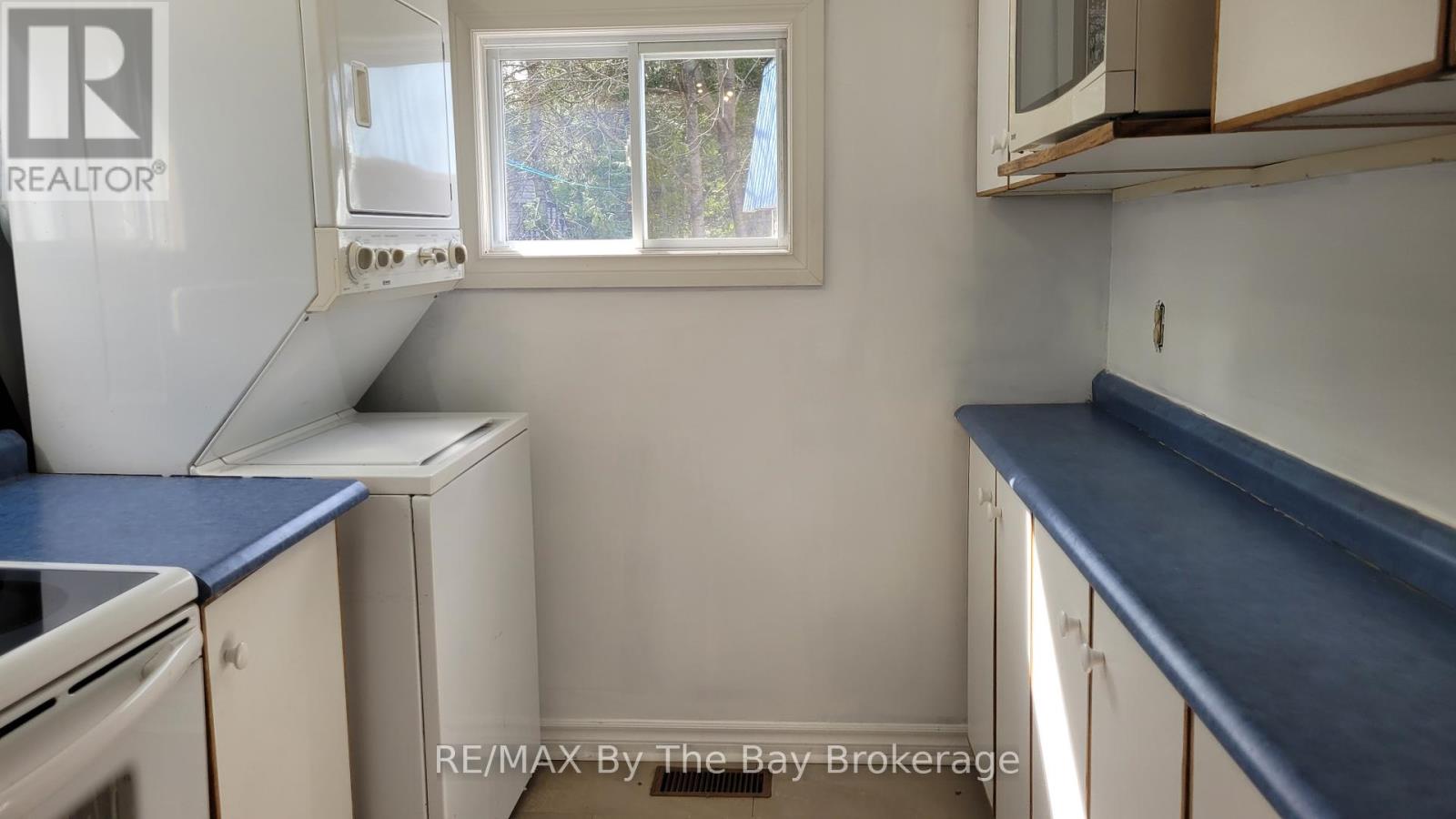 1120 KING EDWARD AVENUE - 9