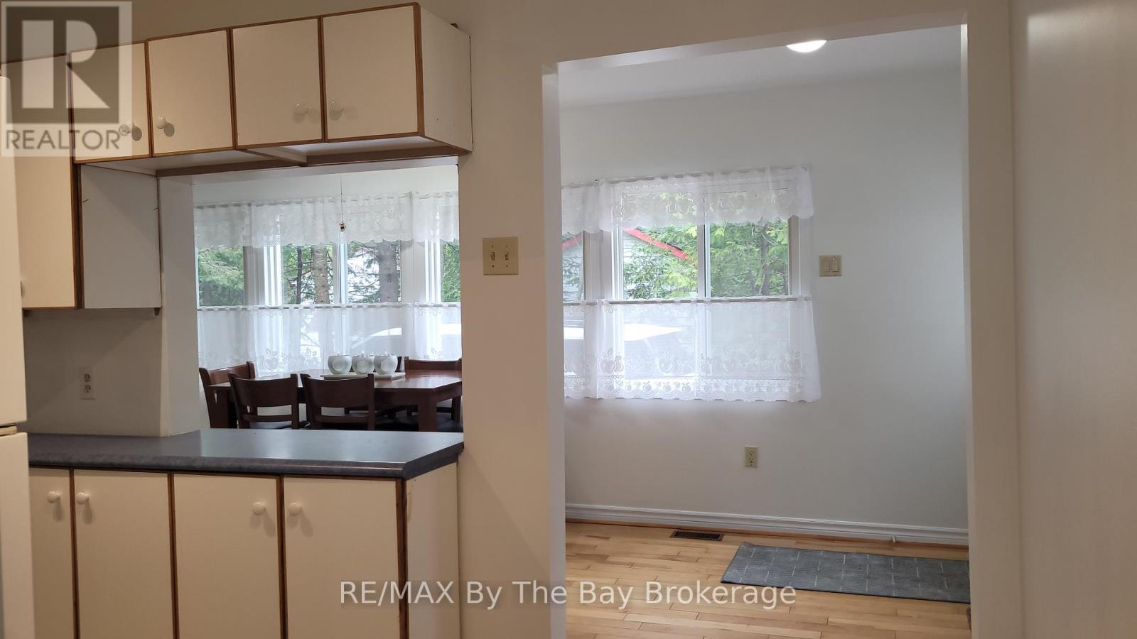 1120 KING EDWARD AVENUE - 8