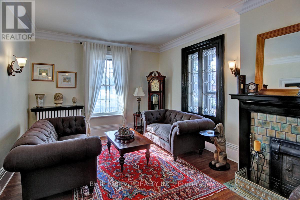 274 HURON STREET - 11