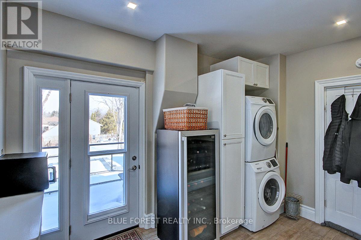 274 HURON STREET - 23