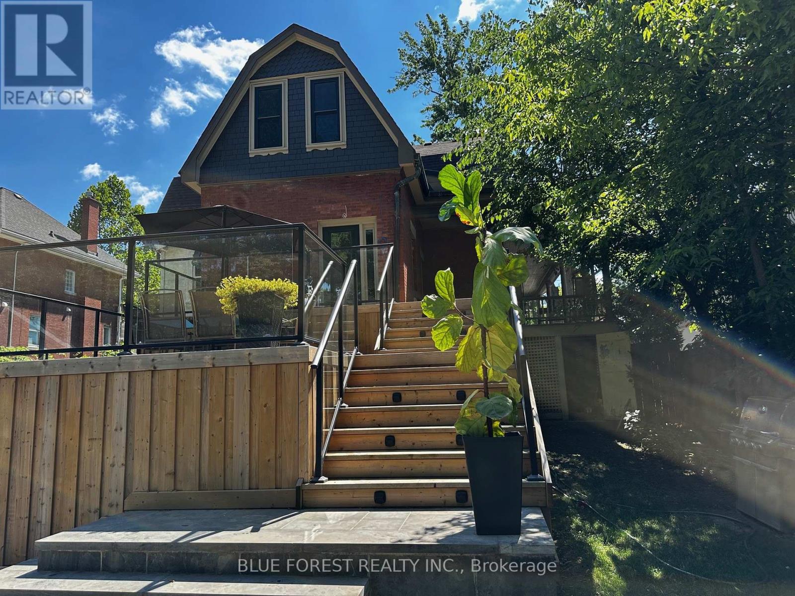 274 HURON STREET - 38