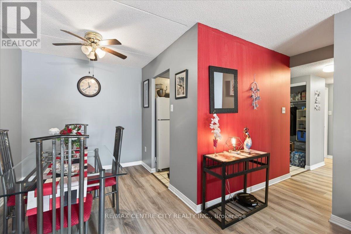 #102 31 VICTORIA STREET S - 14