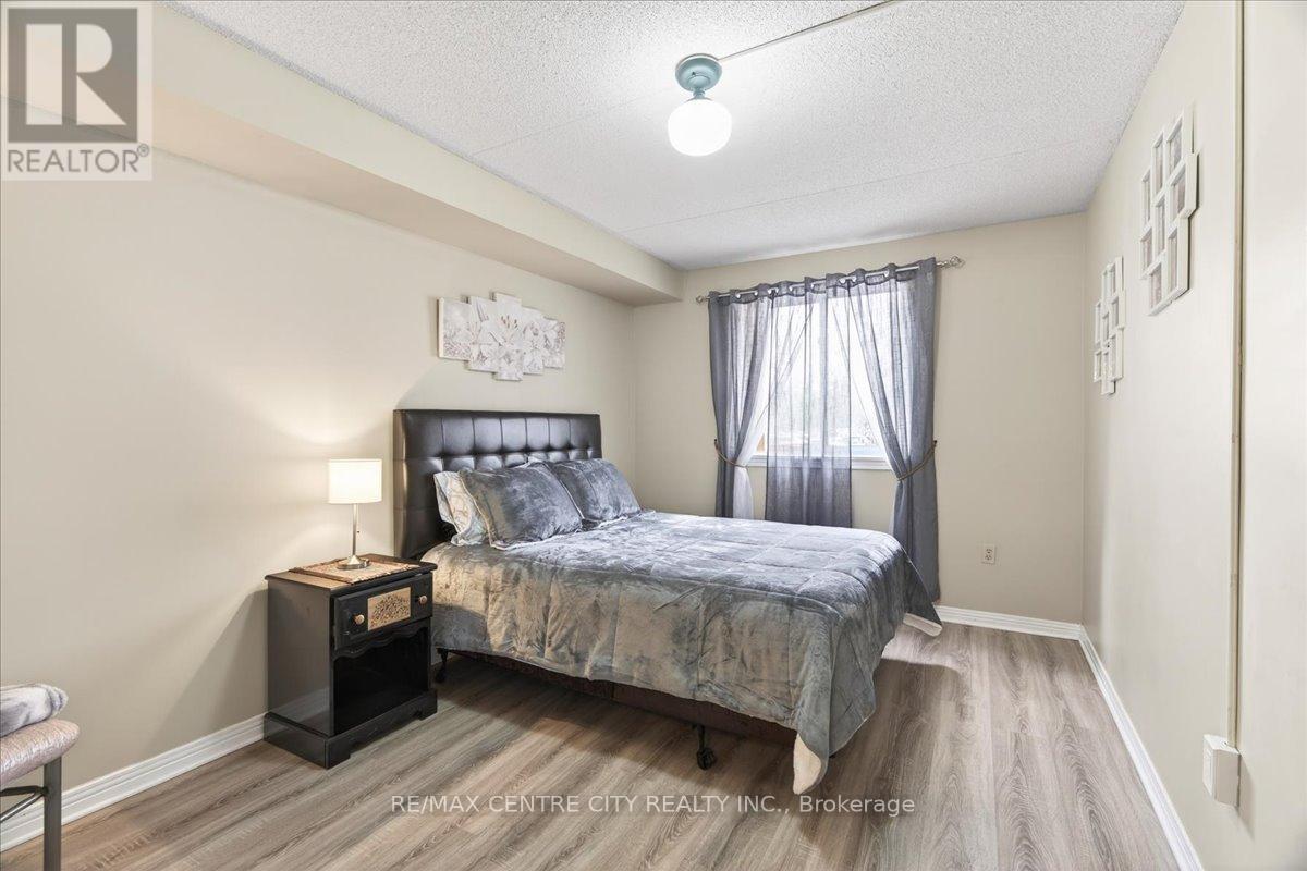 #102 31 VICTORIA STREET S - 22