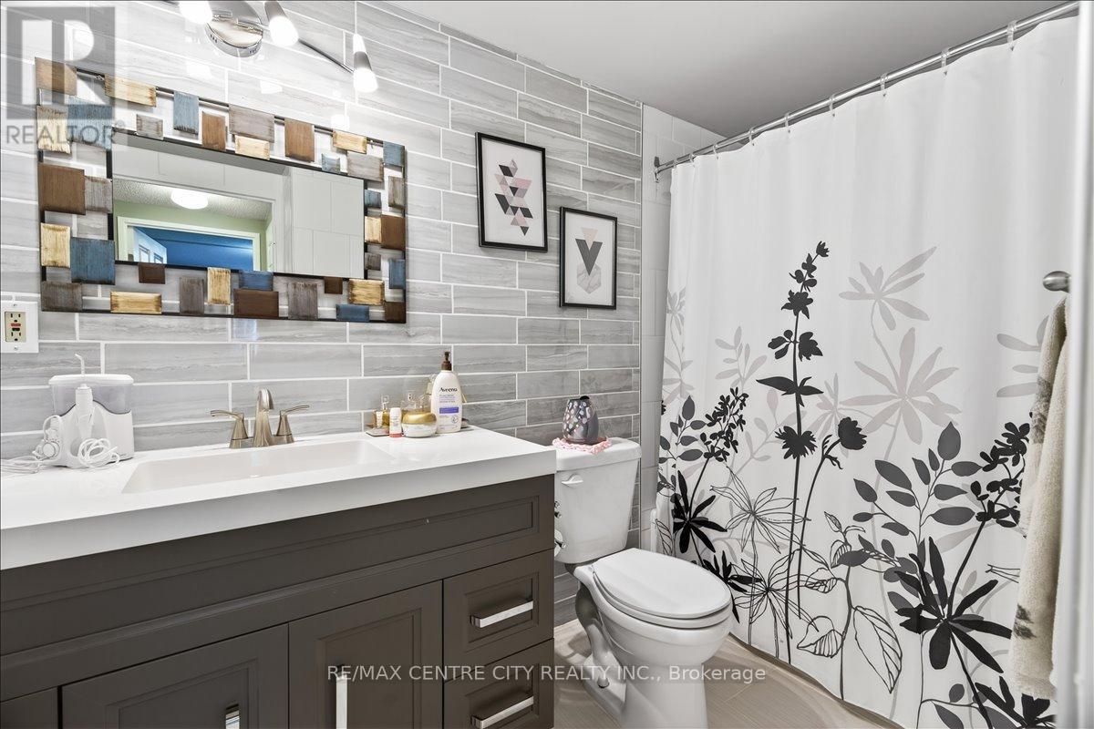 #102 31 VICTORIA STREET S - 26