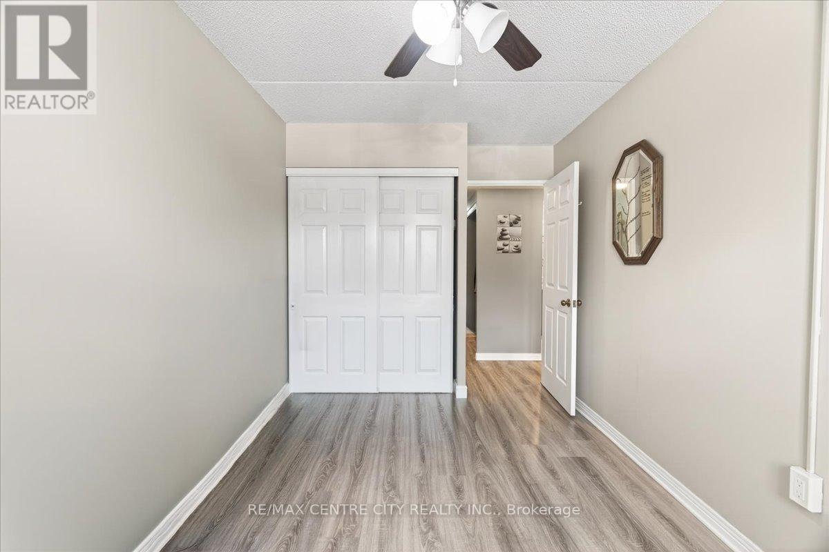 #102 31 VICTORIA STREET S - 24