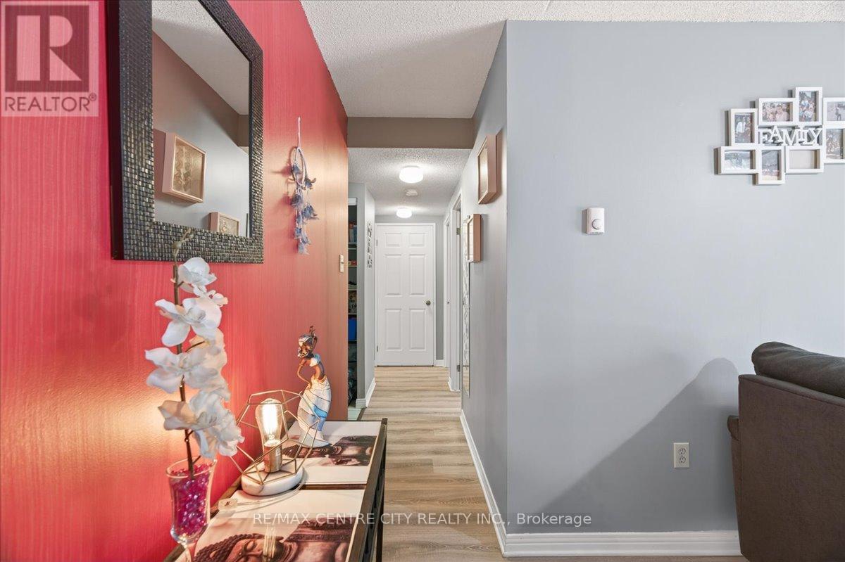 #102 31 VICTORIA STREET S - 19
