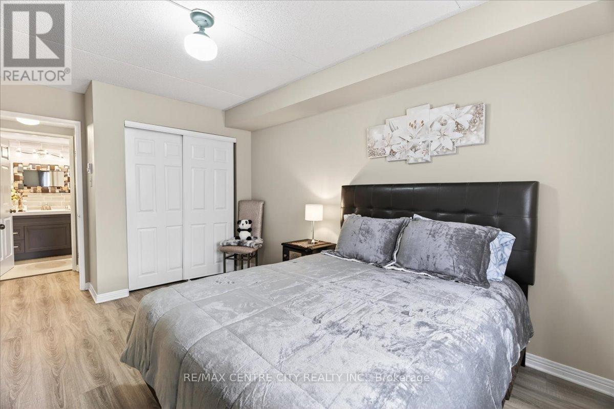 #102 31 VICTORIA STREET S - 21