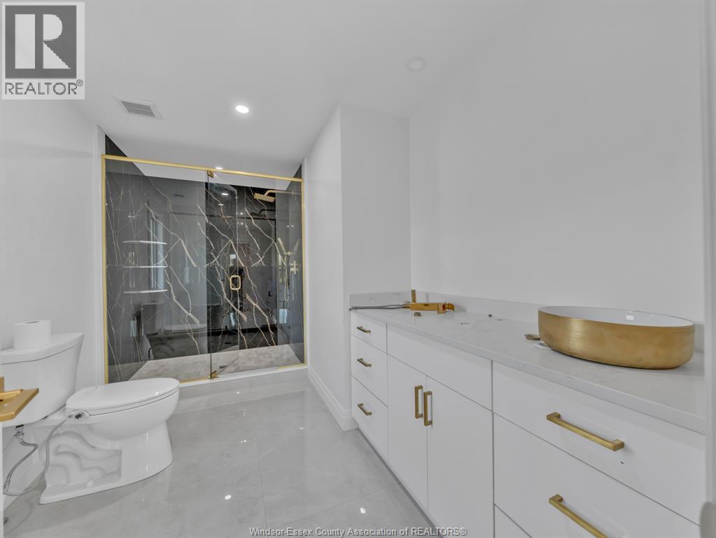 3672 Sutton AVENUE - 18