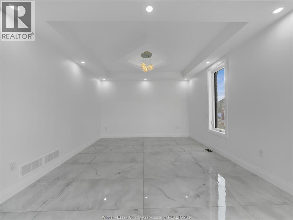 3672 Sutton AVENUE - 19