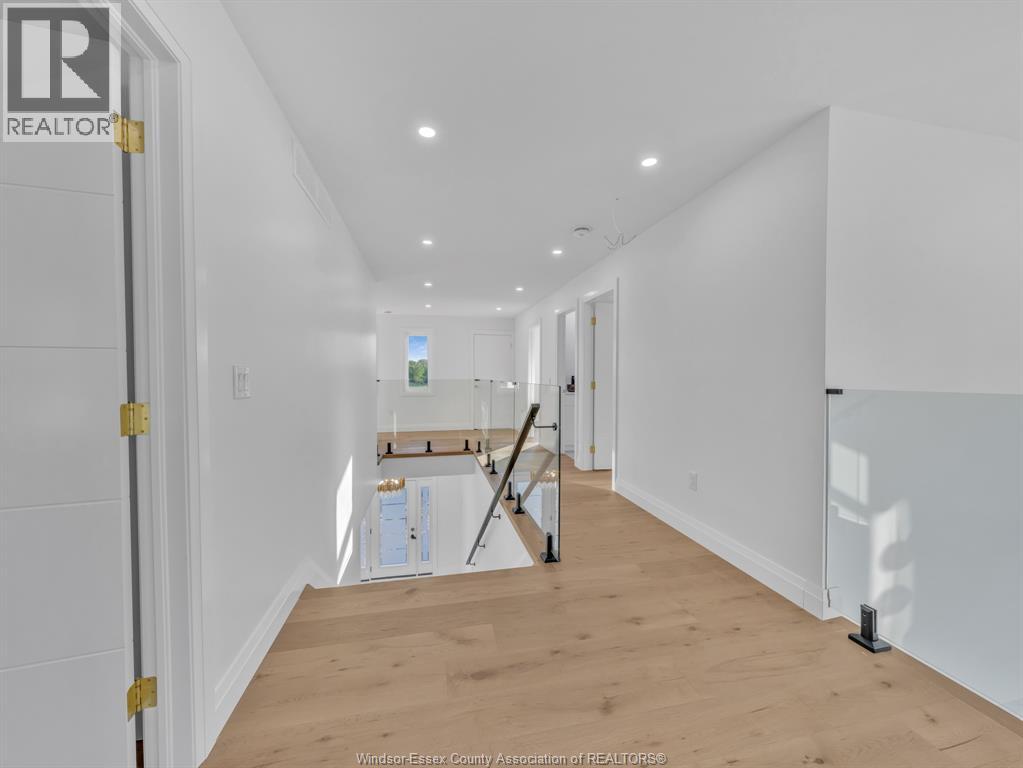 3672 Sutton AVENUE - 21