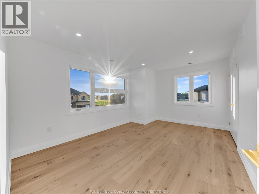 3672 Sutton AVENUE - 26