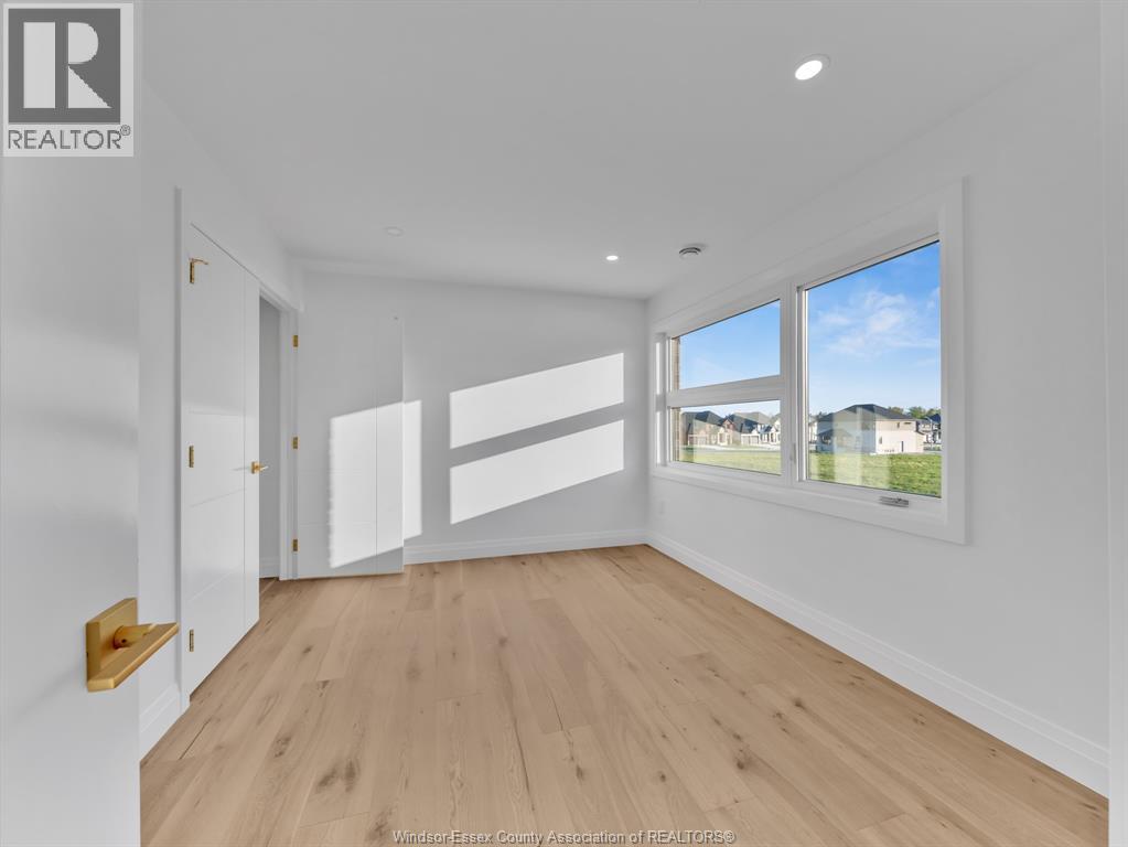 3672 Sutton AVENUE - 27