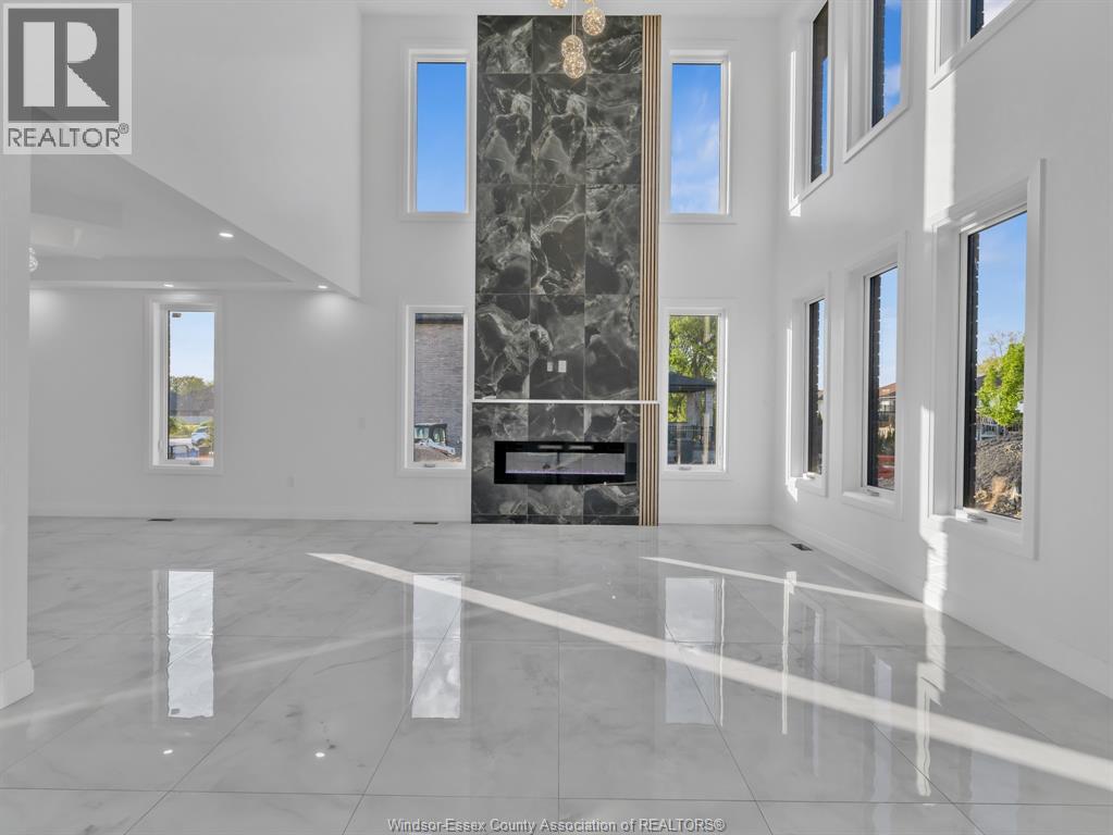 3672 Sutton AVENUE - 33