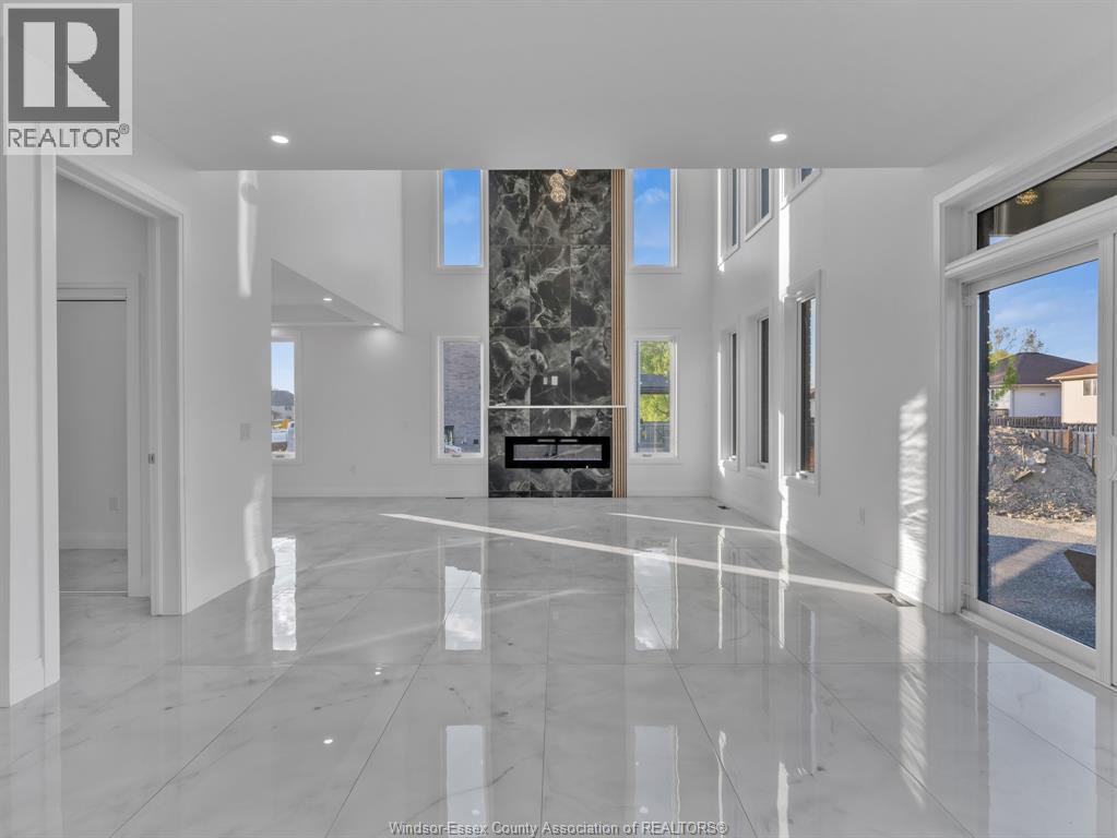 3672 Sutton AVENUE - 34