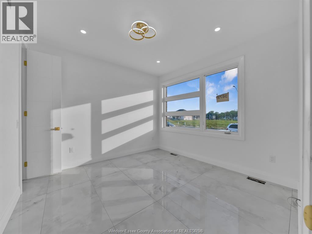 3672 Sutton AVENUE - 36