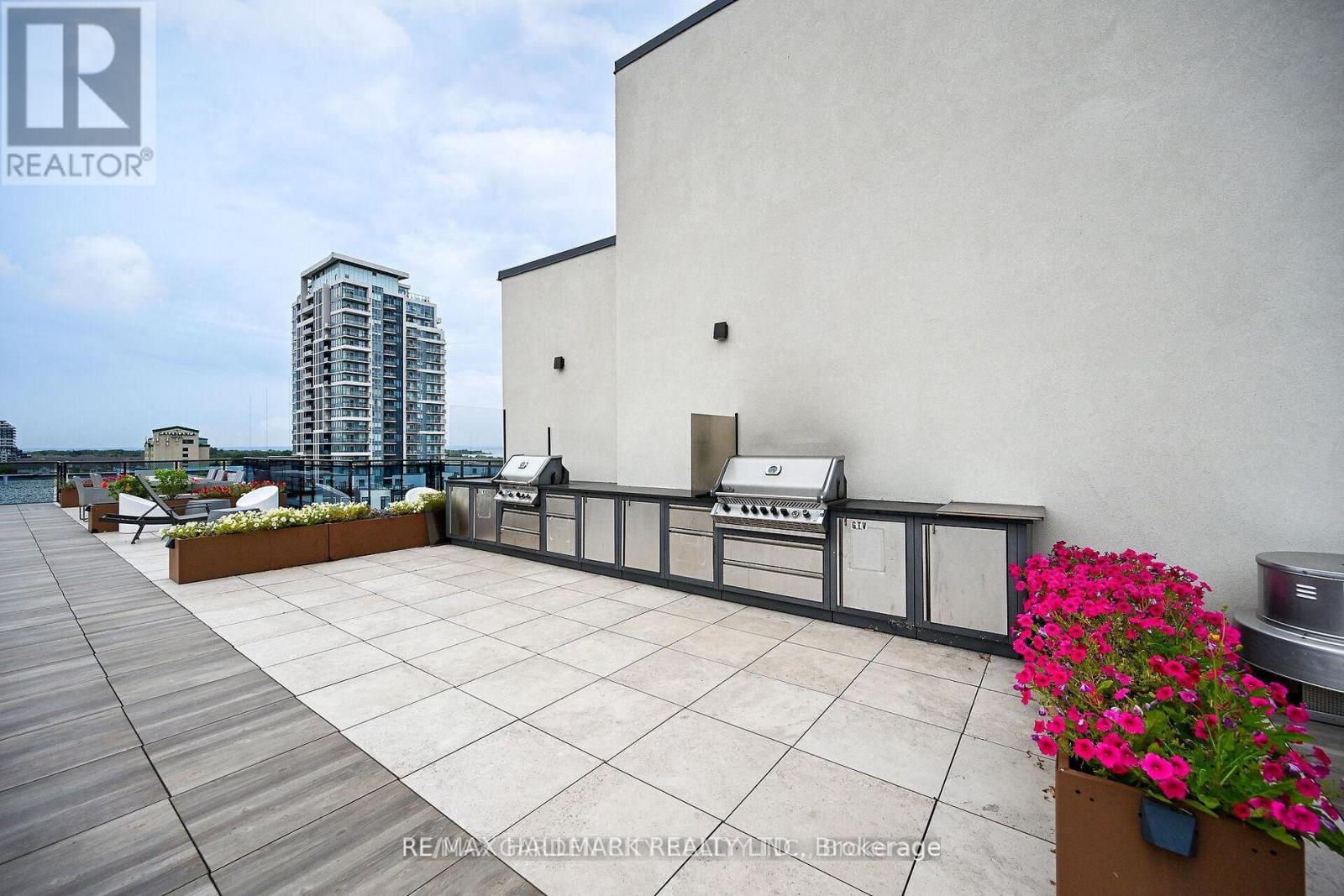 #409 10 CONCORD PLACE - 32
