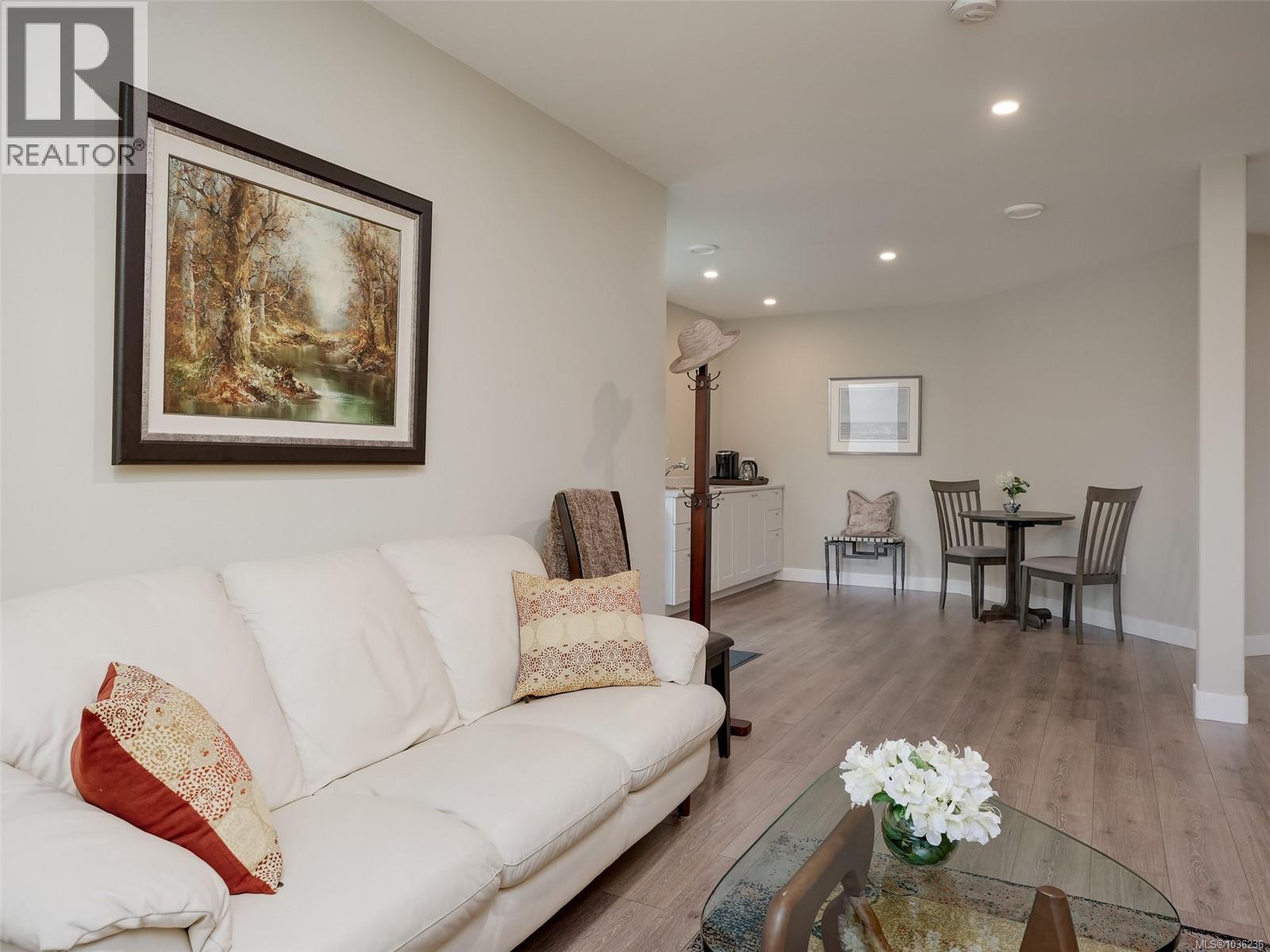 5155 Lochside Dr - 28
