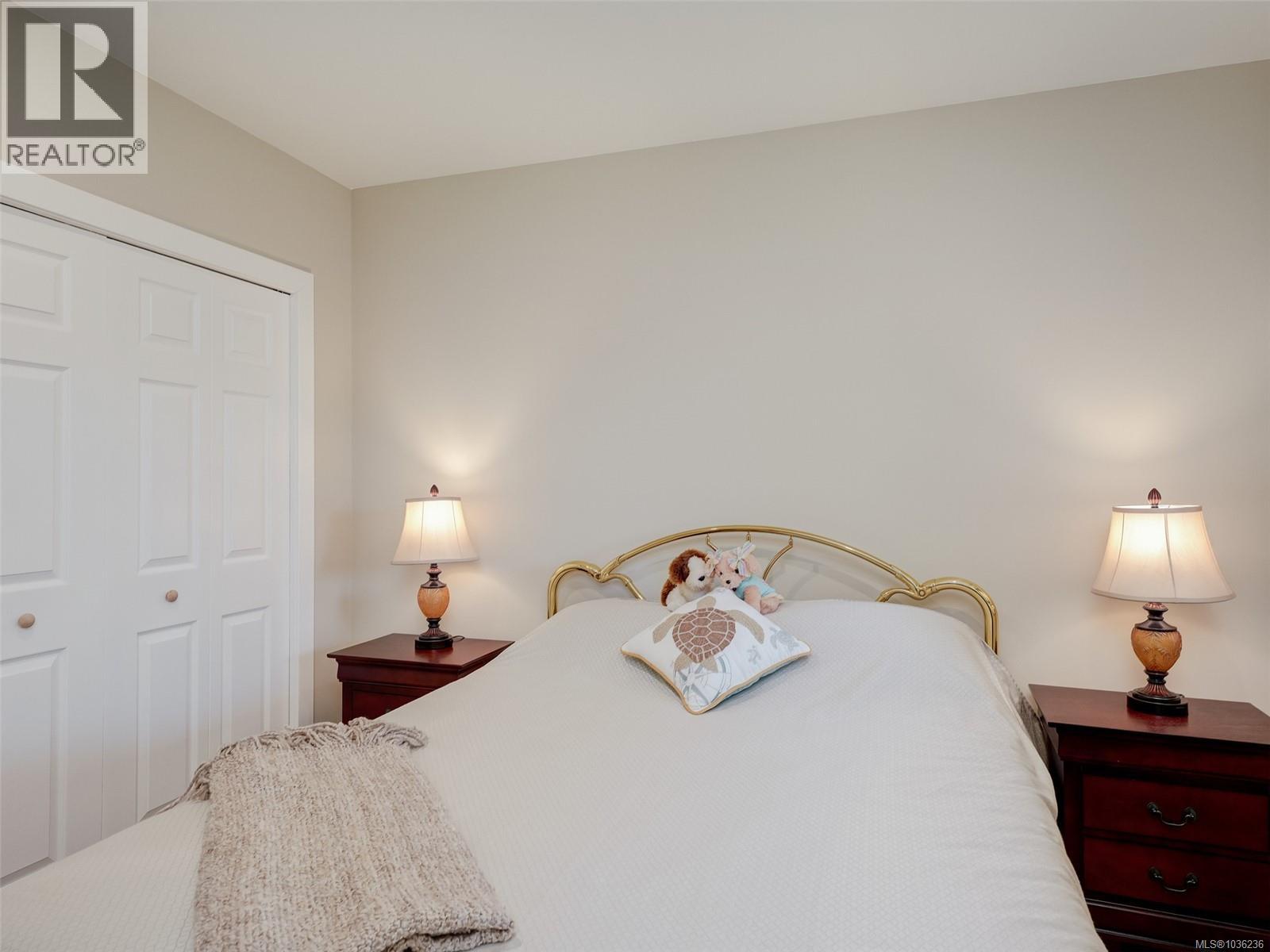 5155 Lochside Dr - 32