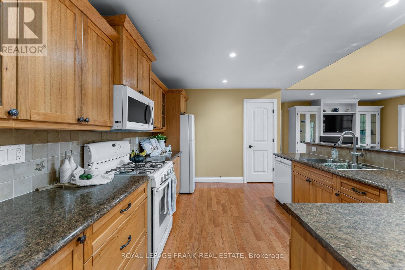 382 LAKEHURST CIRCLE ROAD - 5