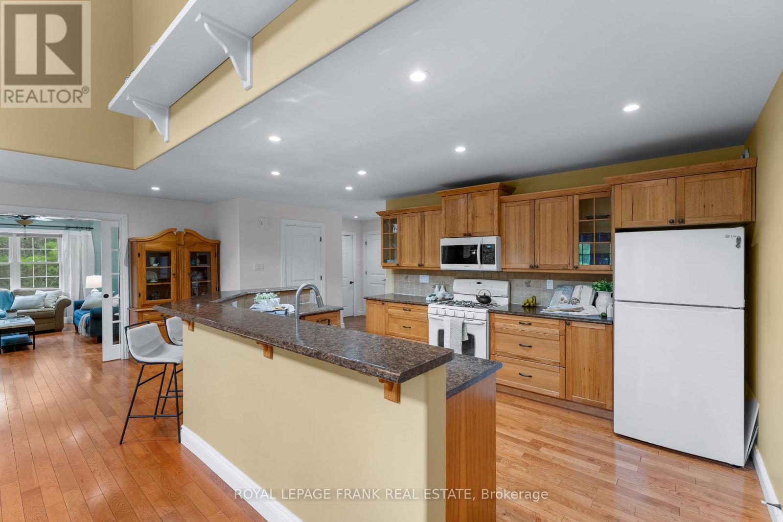 382 LAKEHURST CIRCLE ROAD - 8