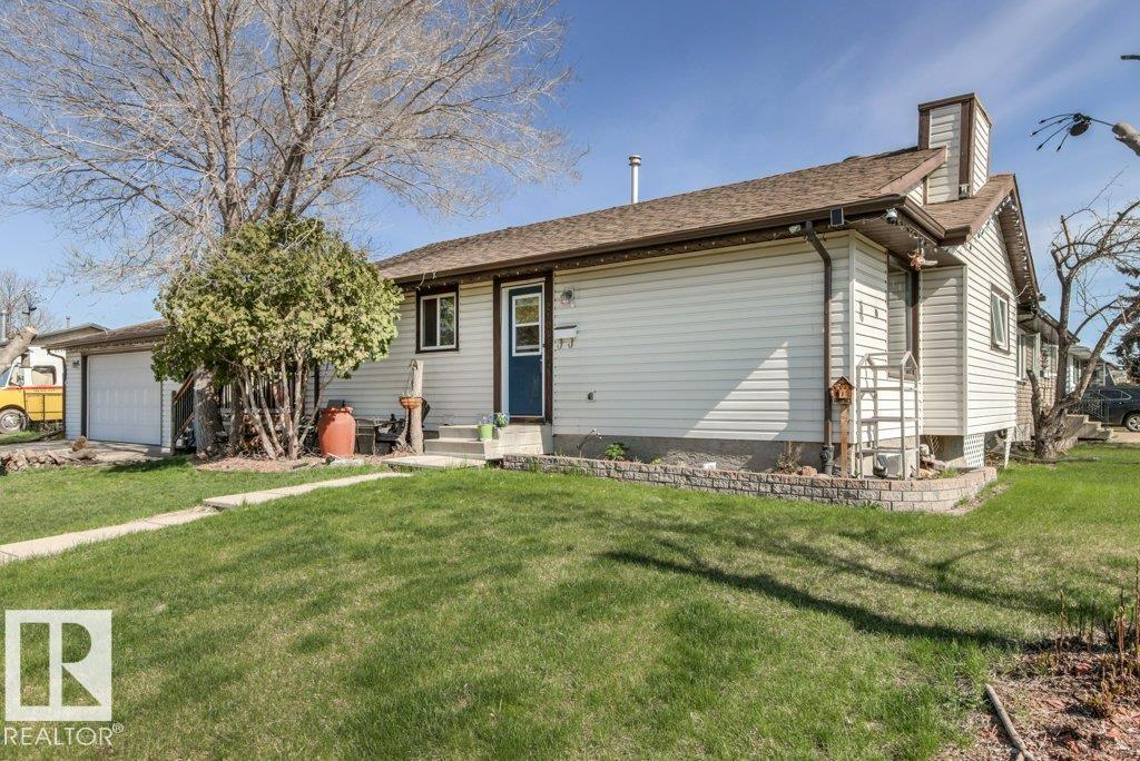 2104 145 AV NW, Edmonton