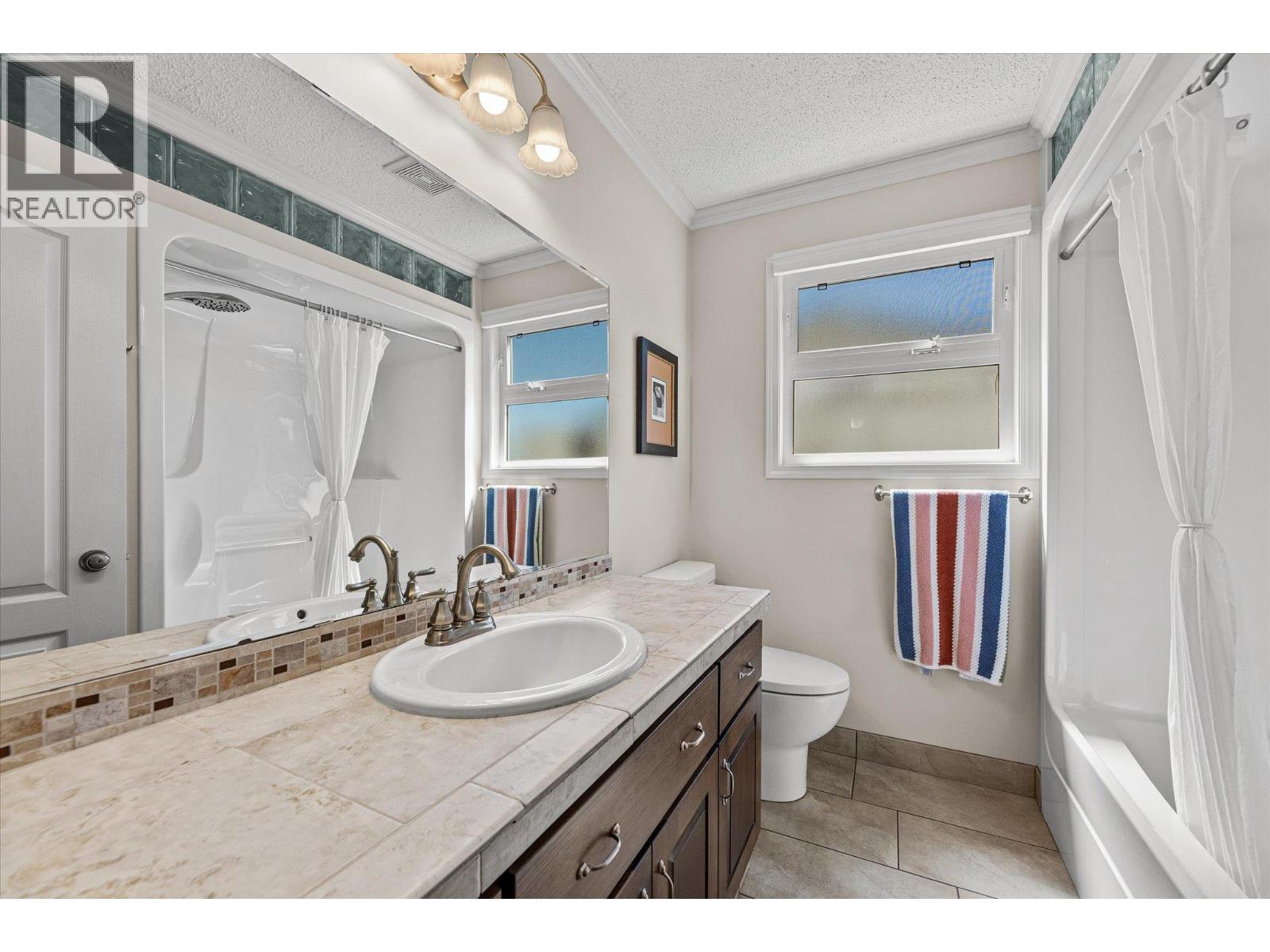 1460 Oakridge Road, Kelowna