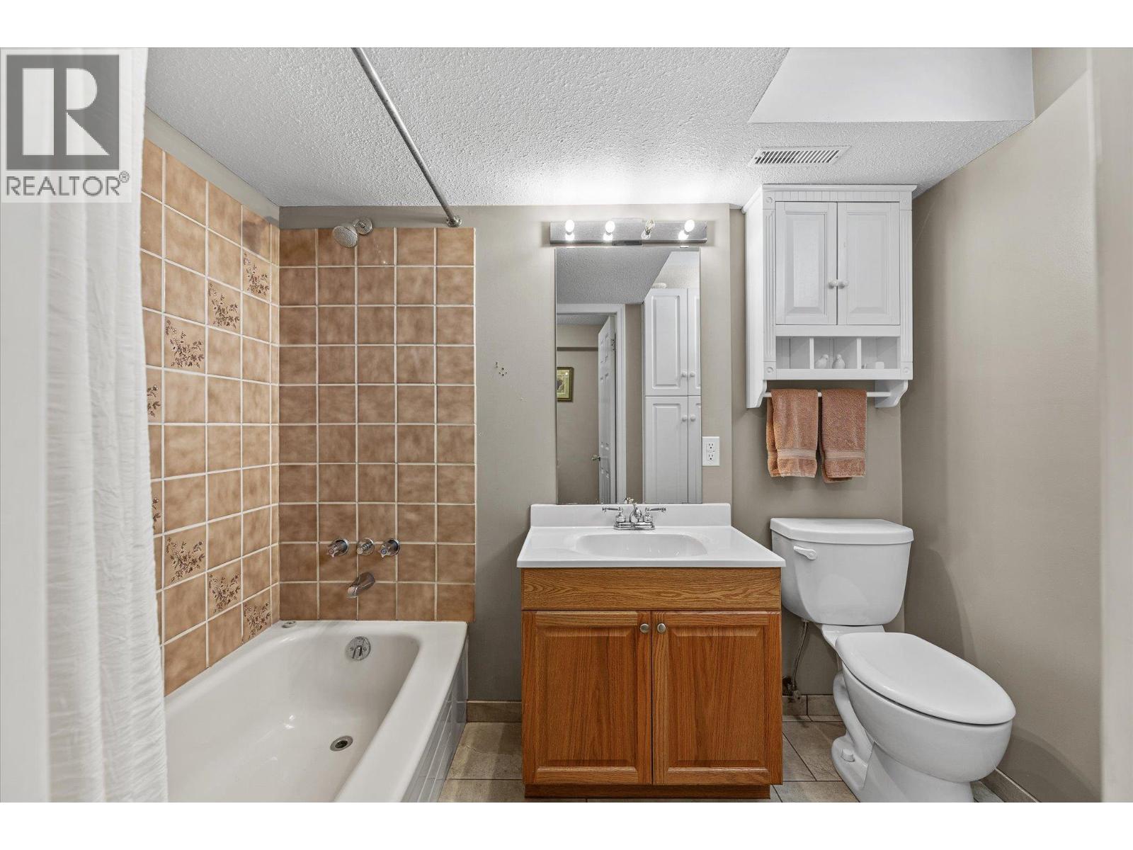1460 Oakridge Road, Kelowna