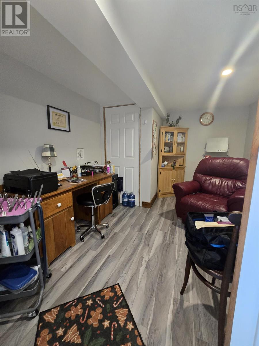 19 Bond Drive - 32