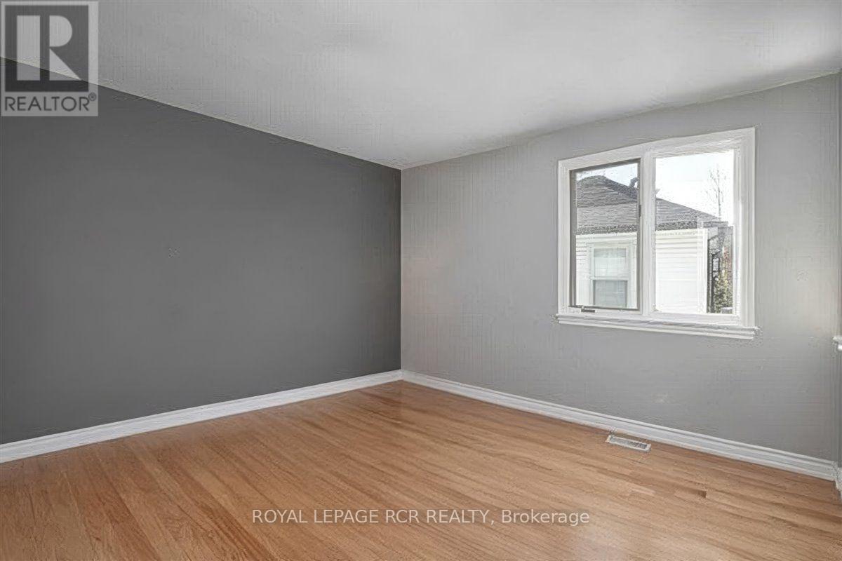 254 SIMCOE ROAD - 11