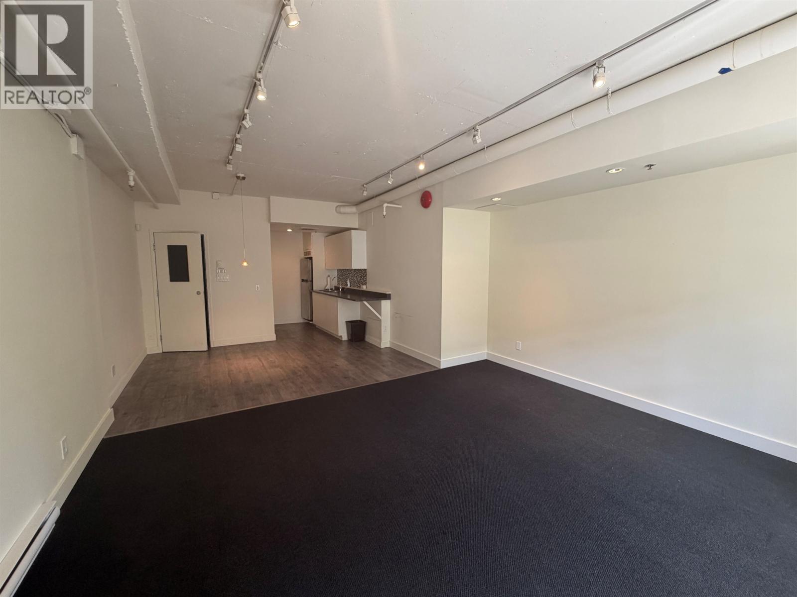 105C 4390 GALLANT AVENUE — photo 2