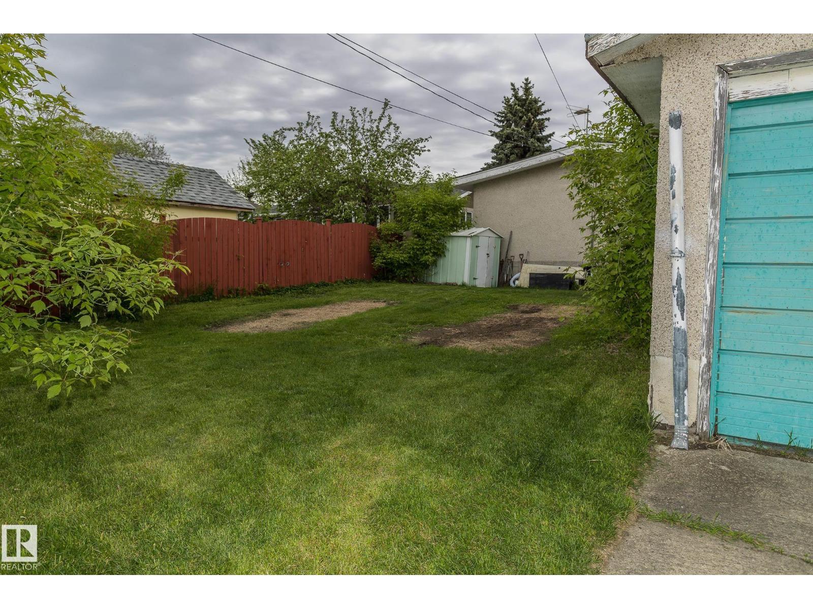 10512 55 AV NW - 22