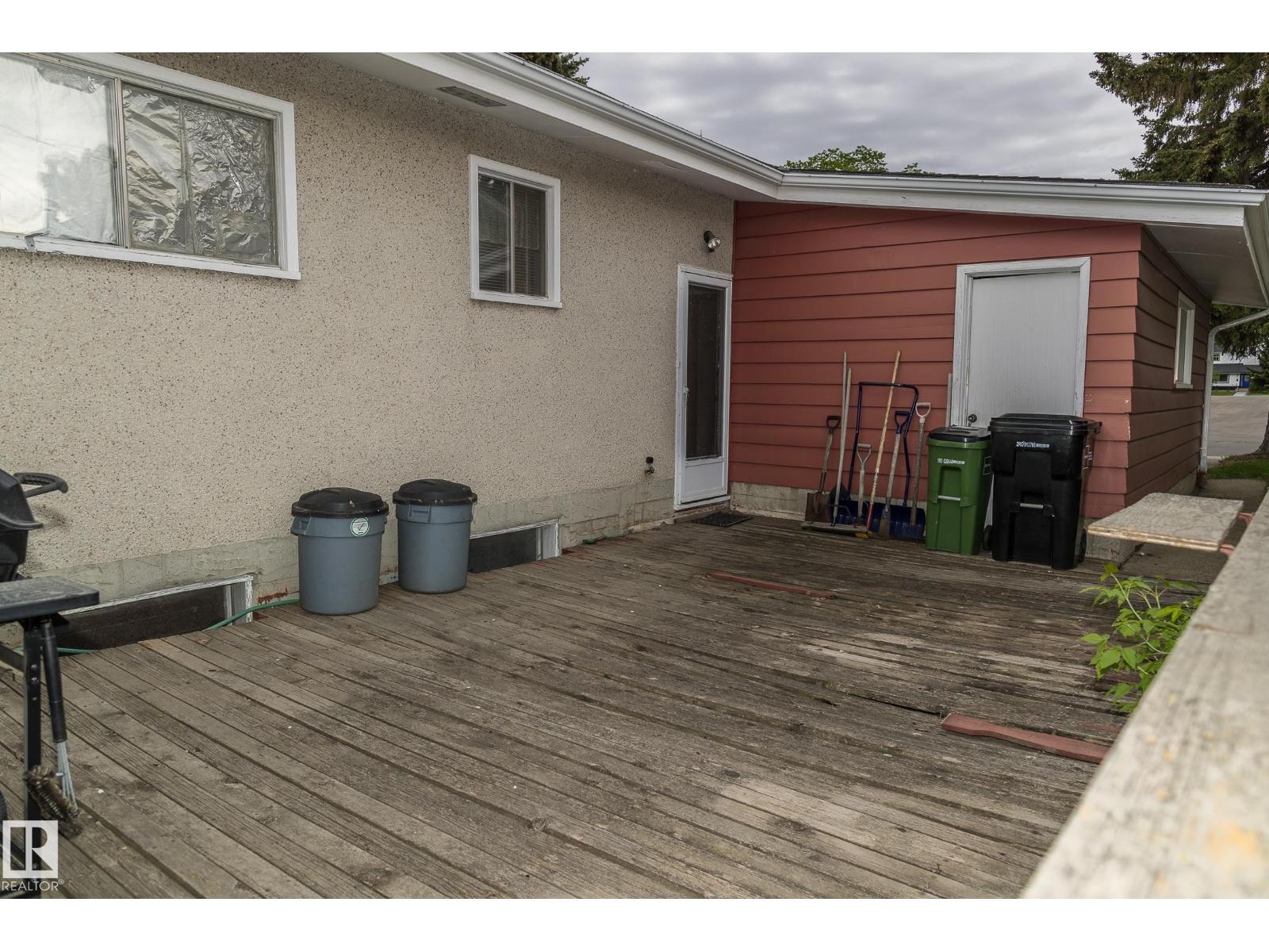 10512 55 AV NW - 25