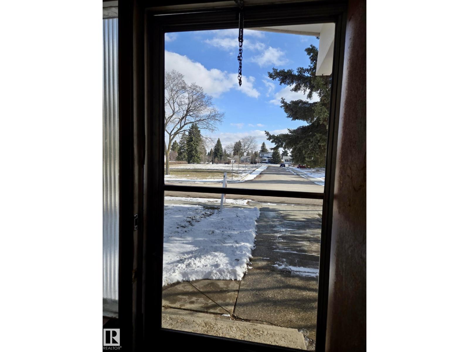 10512 55 AV NW - 6