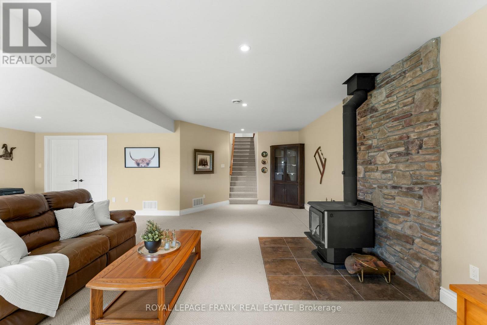 382 LAKEHURST CIRCLE ROAD - 32