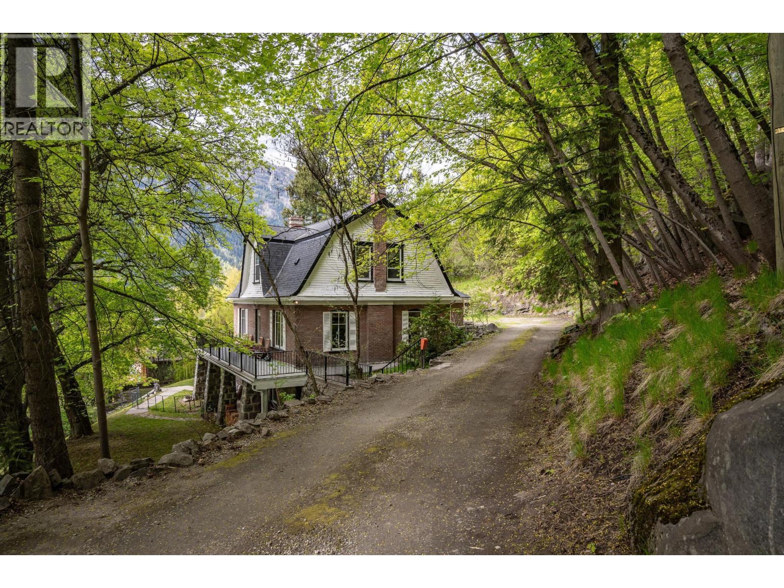 519 Cedar Street - 70