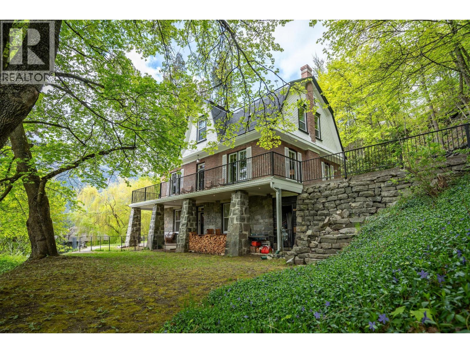 519 Cedar Street - 75