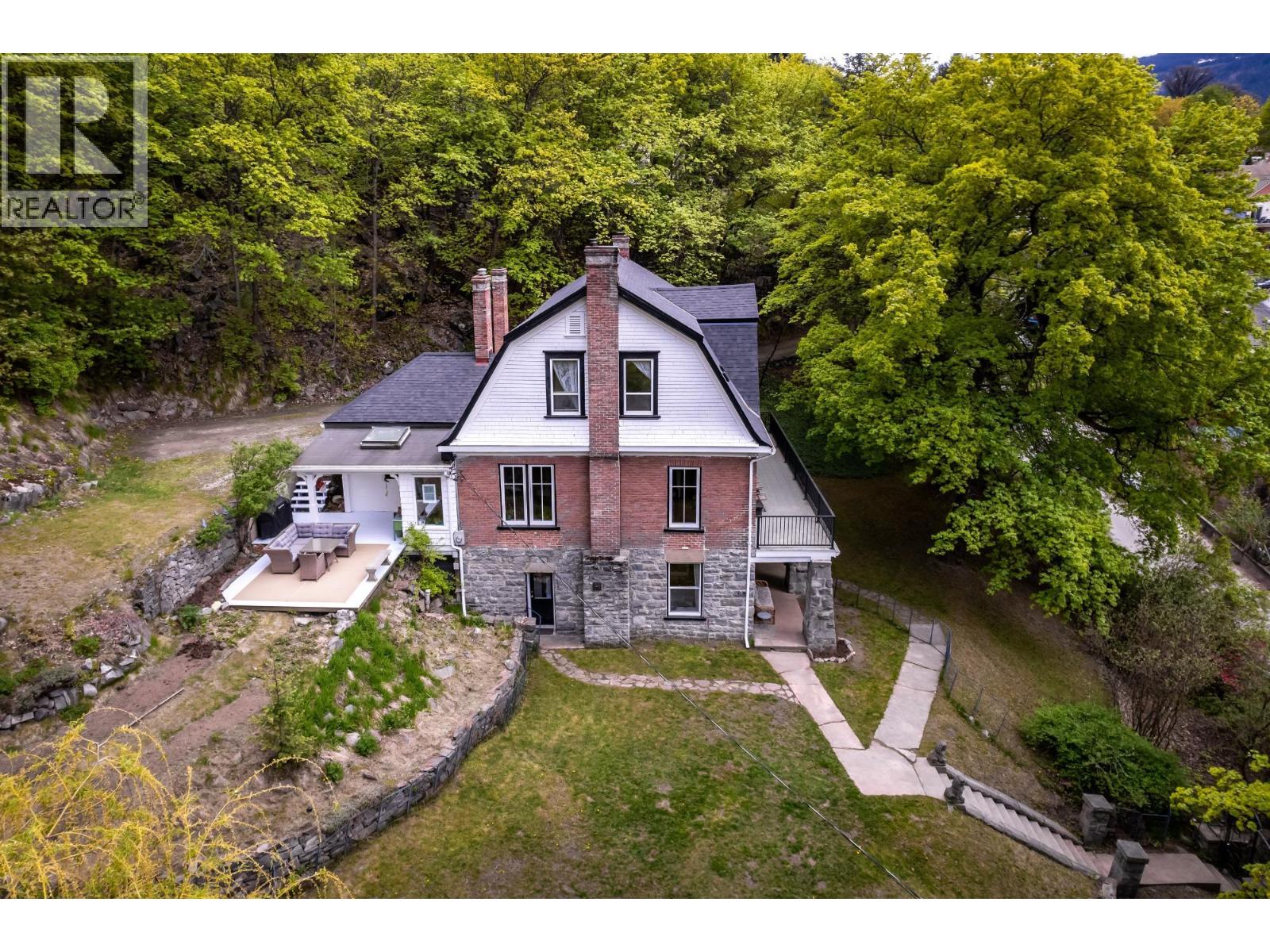 519 Cedar Street - 77