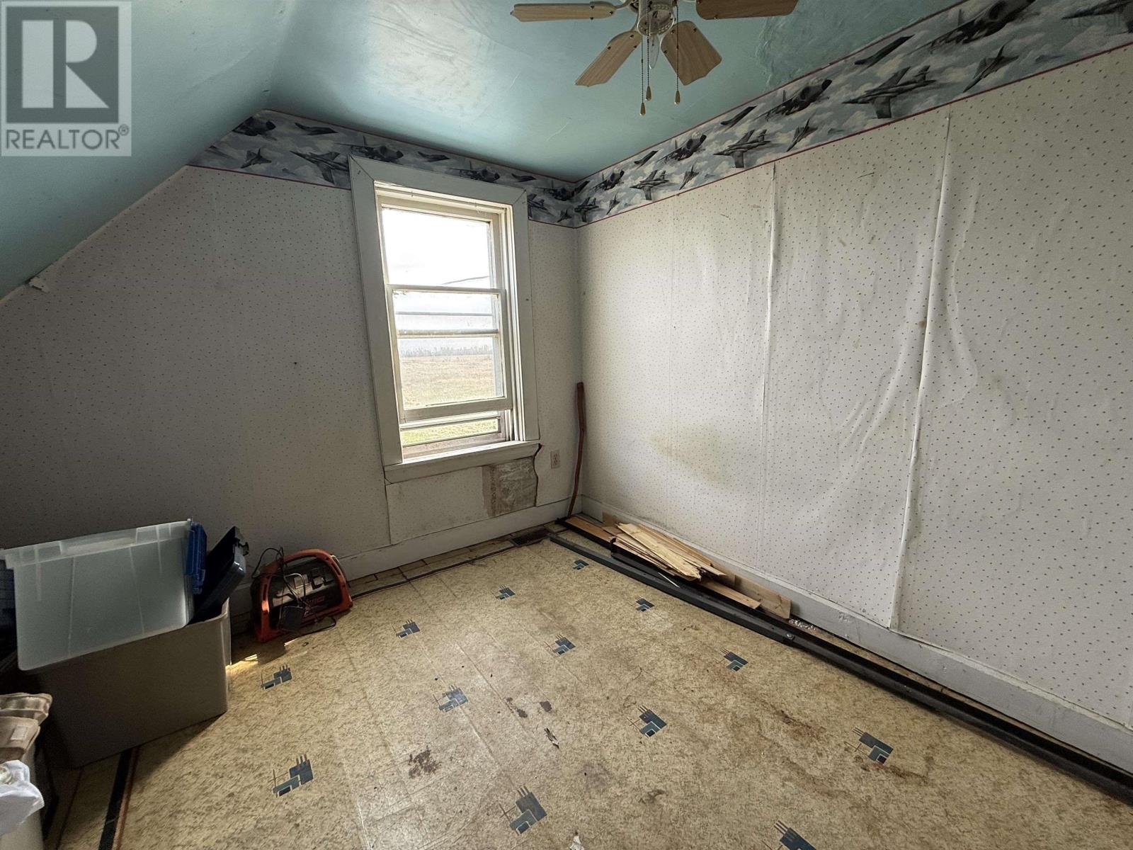 574 Burntcoat Road - 10