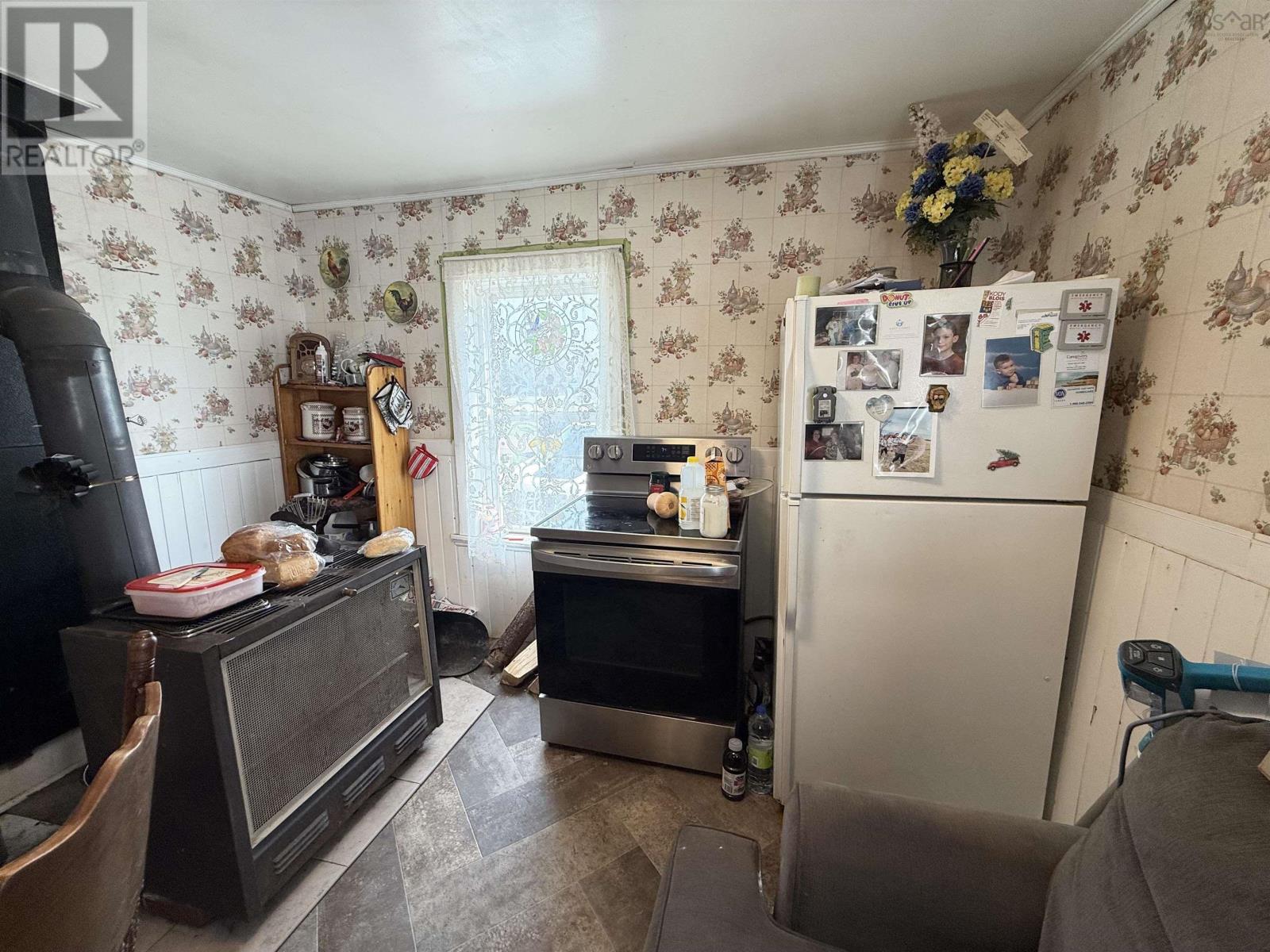 574 Burntcoat Road - 2