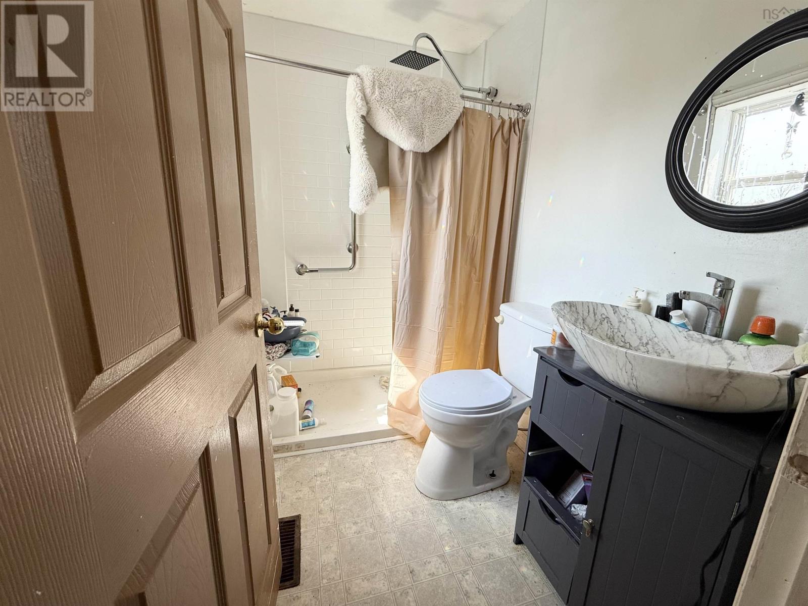 574 Burntcoat Road - 4