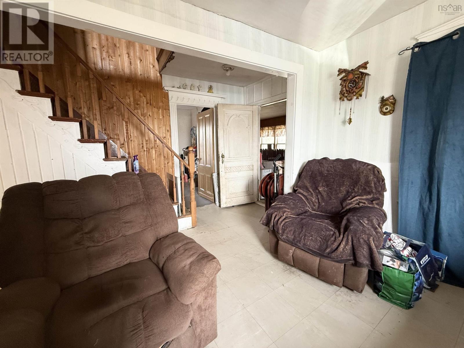 574 Burntcoat Road - 5