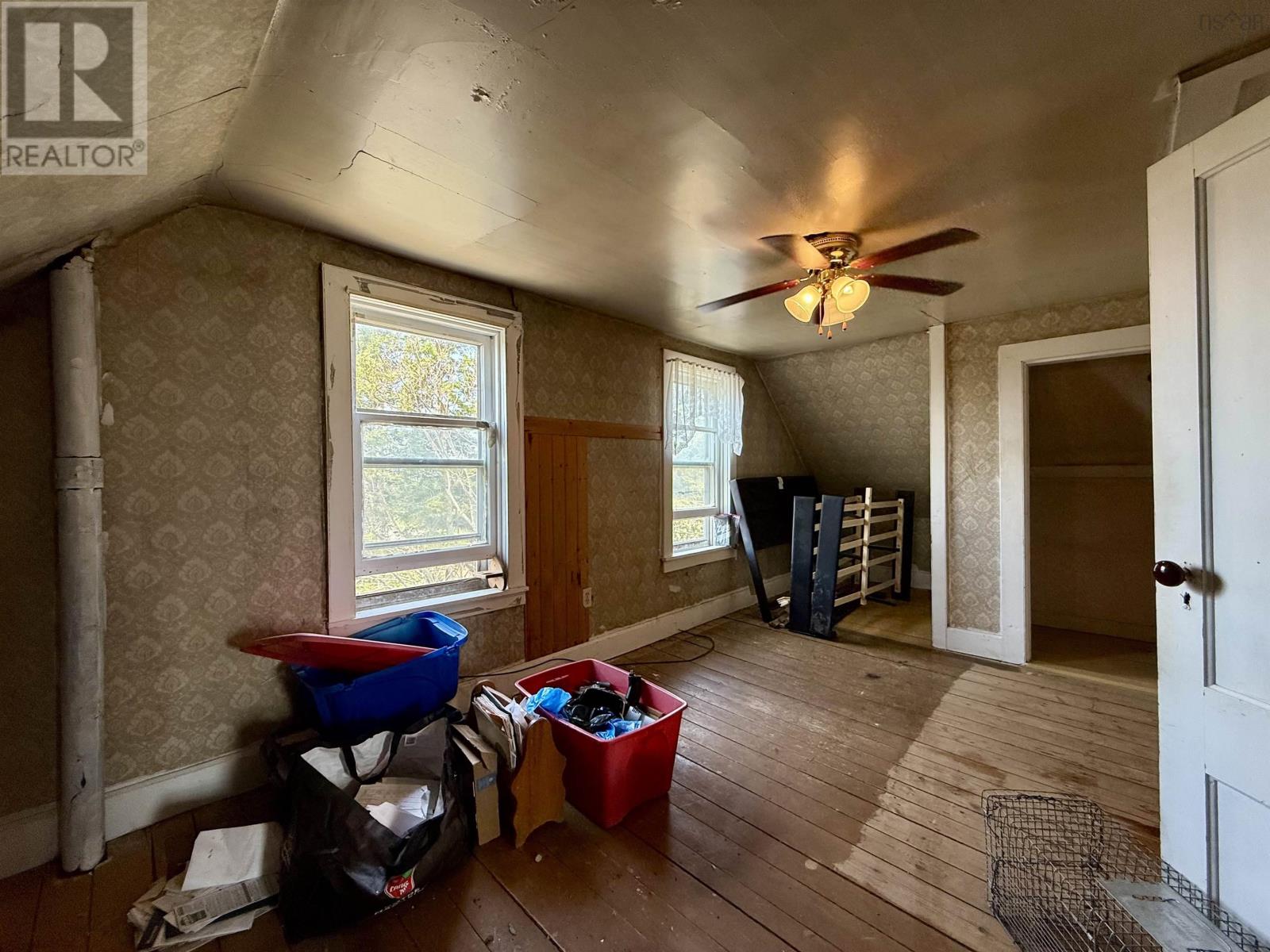 574 Burntcoat Road - 8