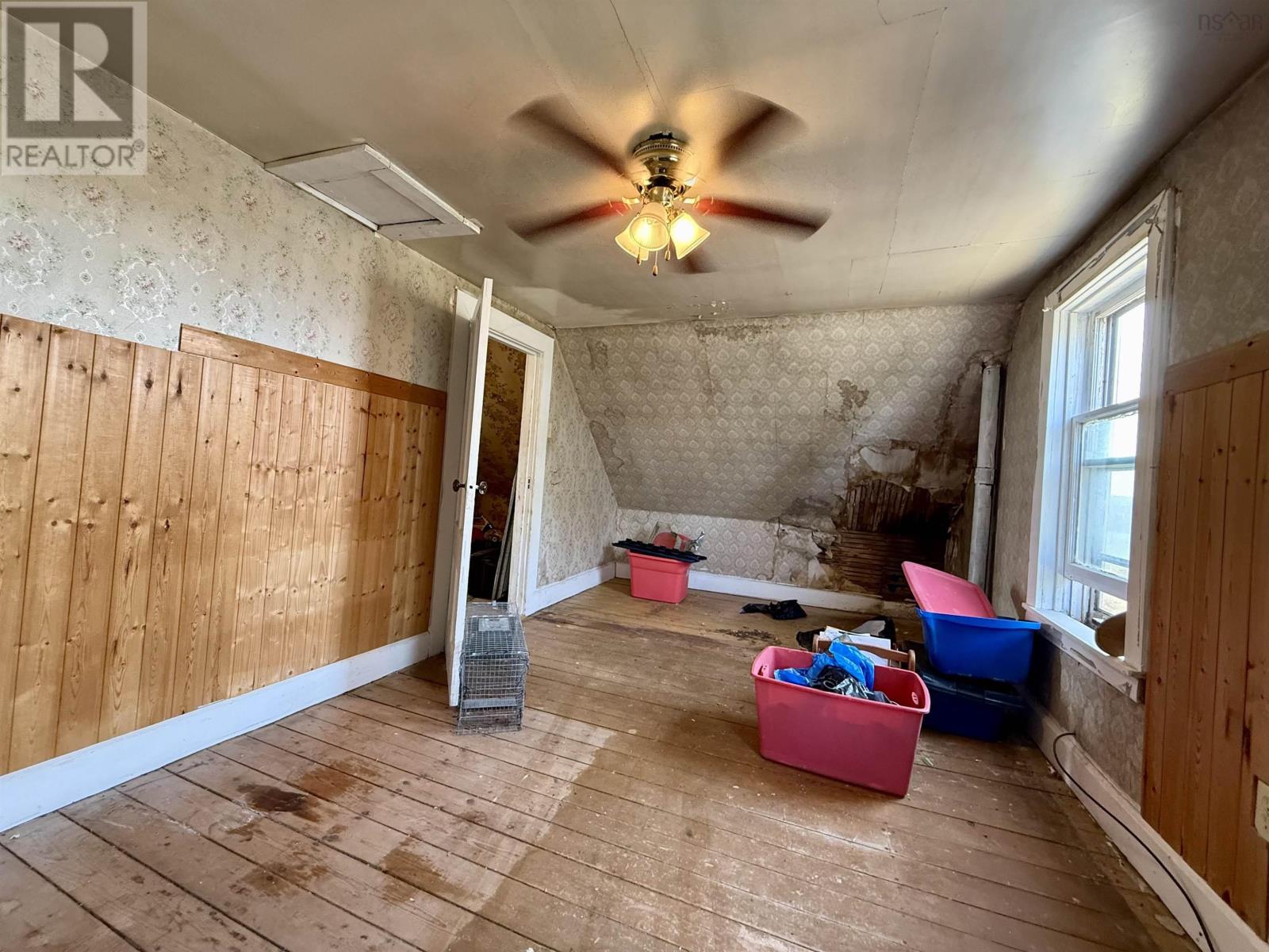 574 Burntcoat Road - 9