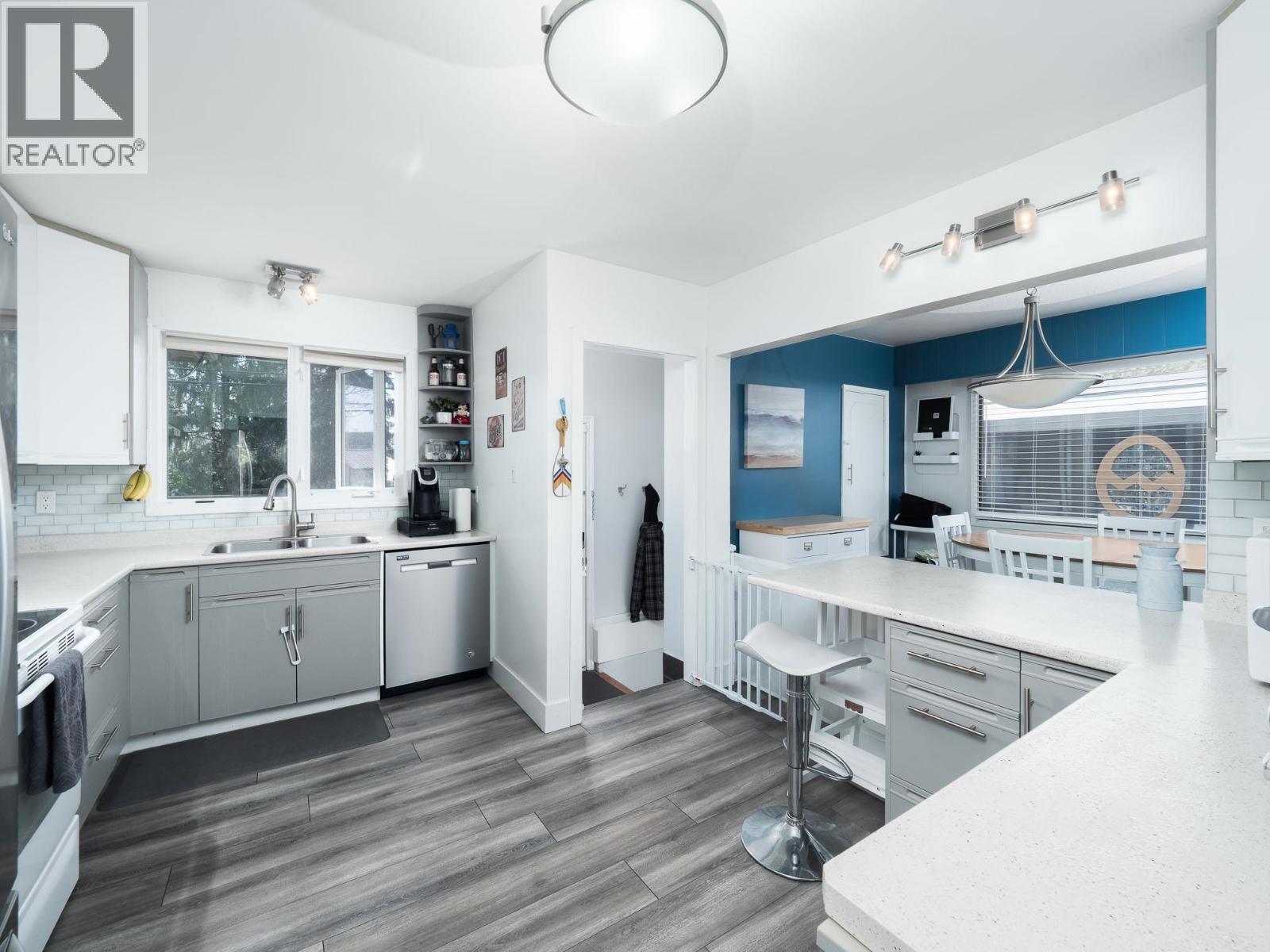 243 S NICHOLSON STREET - 19