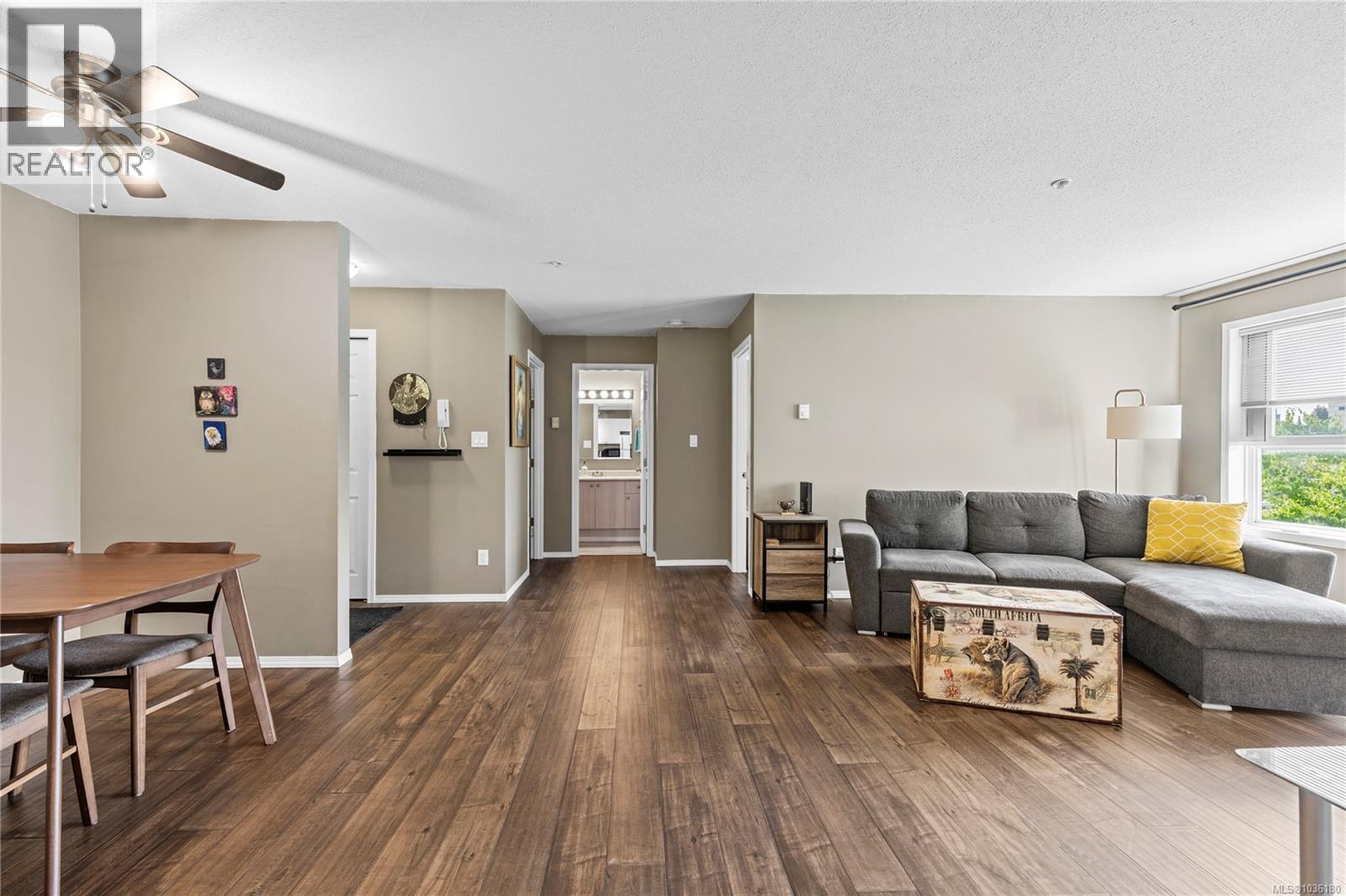 #302 690 Third St - 4