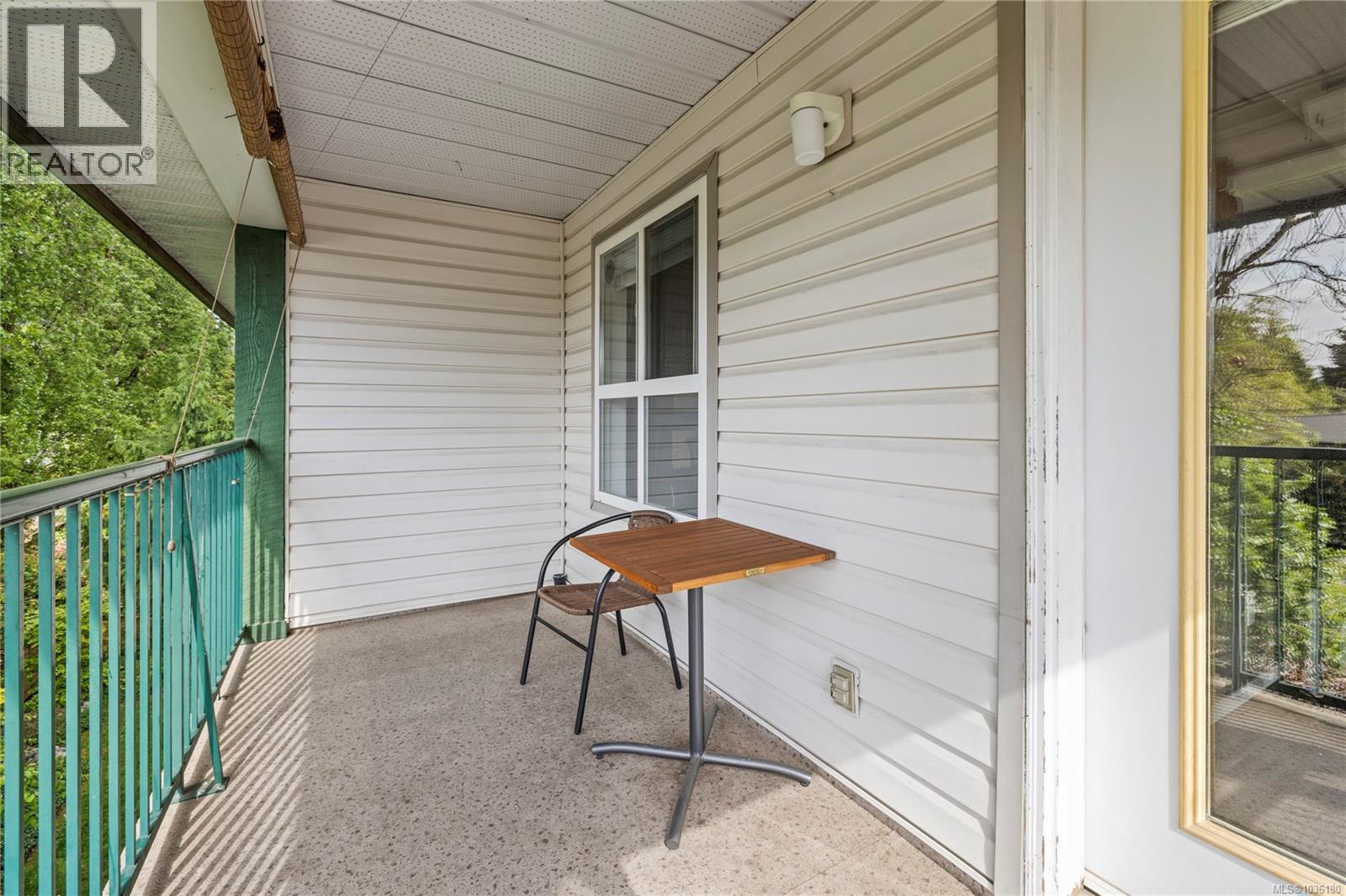 #302 690 Third St - 21