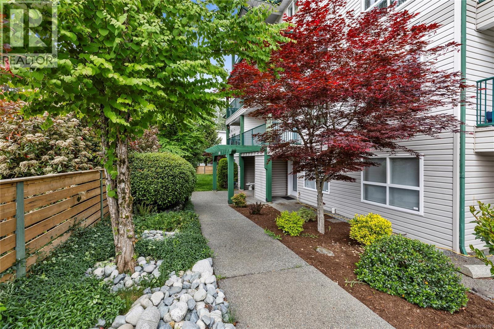 #302 690 Third St - 26