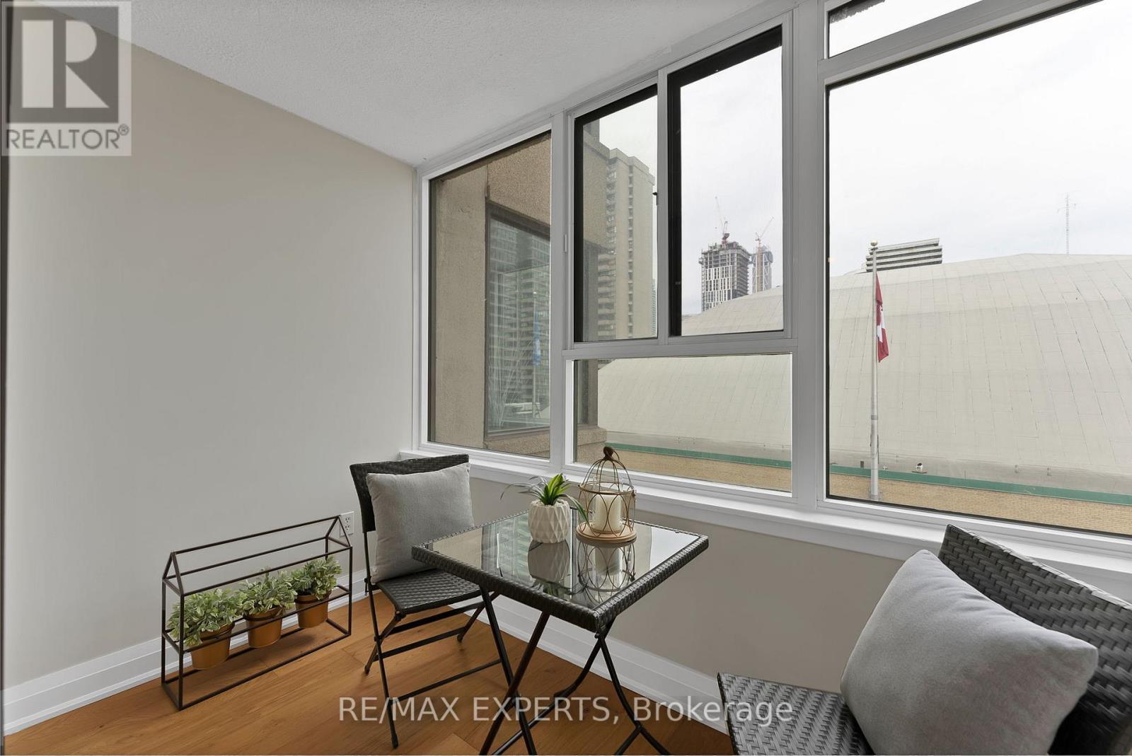 #1114 45 CARLTON STREET - 24