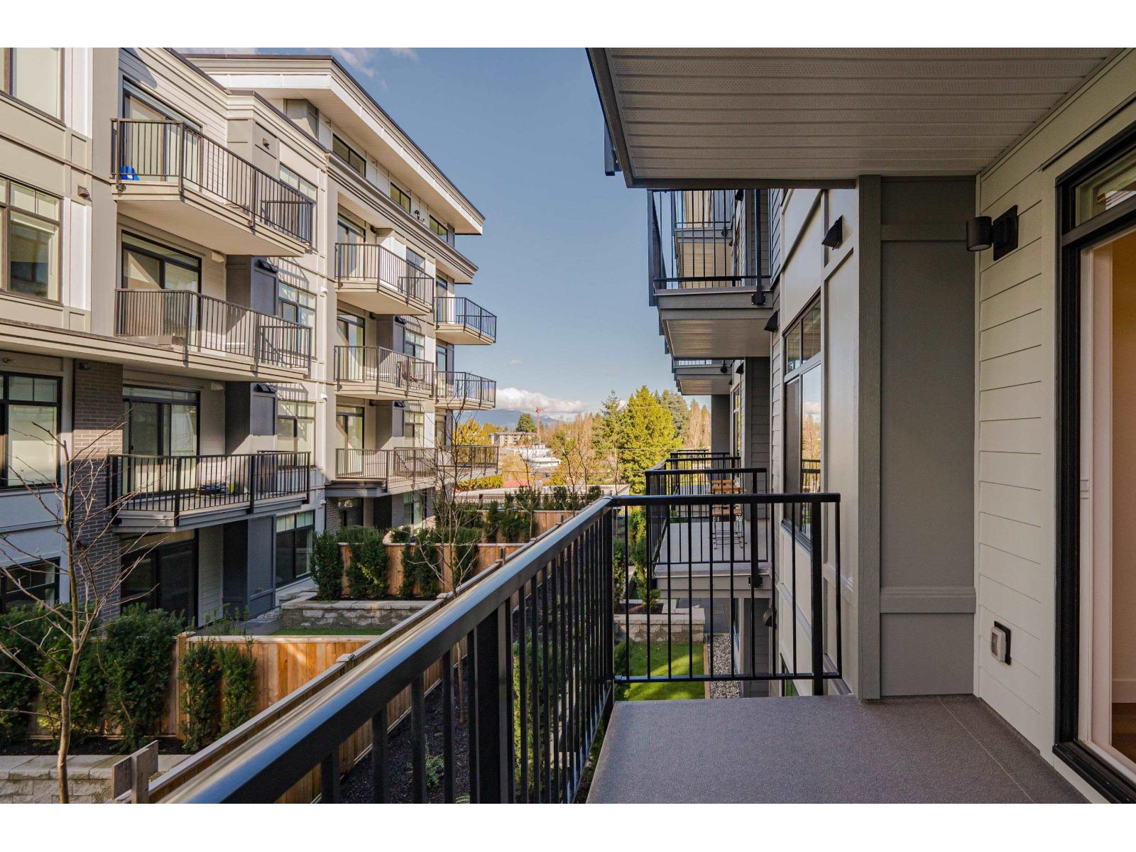 306 33820 SOUTH FRASER WAY
