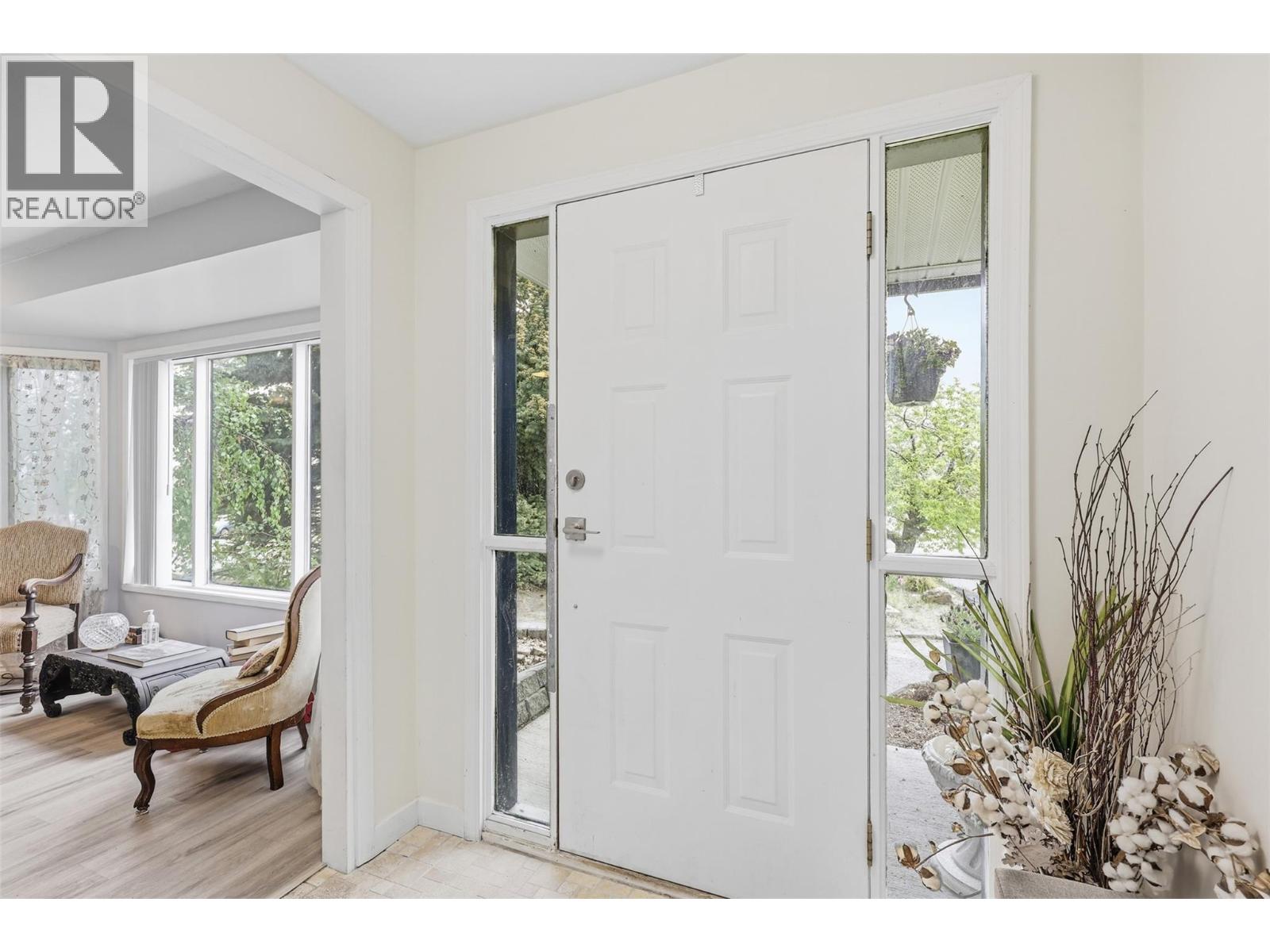 133 ROBSON Drive - 24